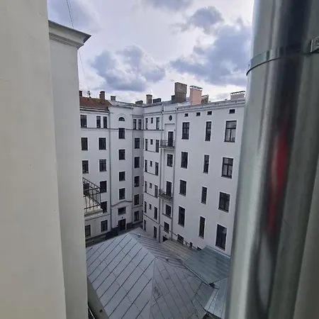 Art Deco One-bedroom In Library House With Free 5g Wifi Apartment