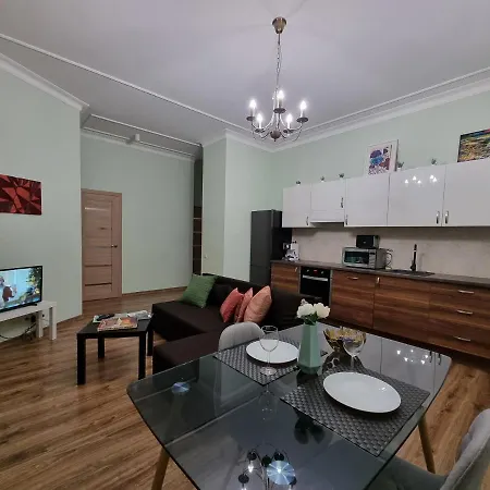 Art Deco One-bedroom In Library House With Free 5g Wifi Apartment