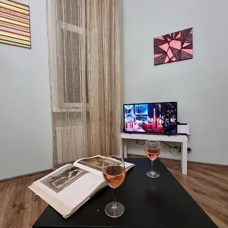 Art Deco One-bedroom In Library House With Free 5g Wifi